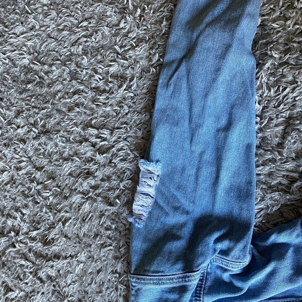 Distressed jean jacket - Picture 4 of 5
